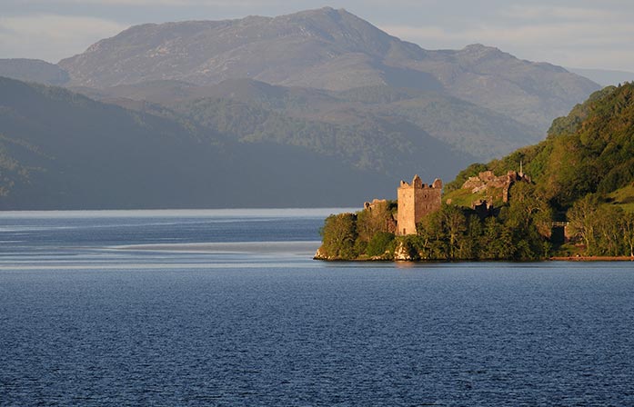 Descubre el mágico castillo del lago Ness en Escocia: el castillo de Urquhart